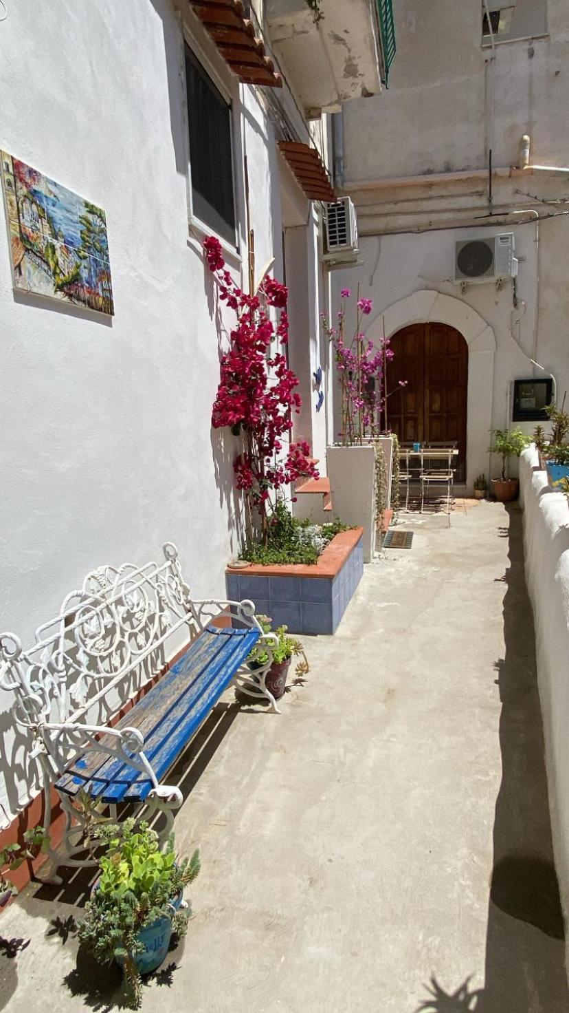 Casa Vacanza Le Tre Sorelle Vietri Exteriör bild